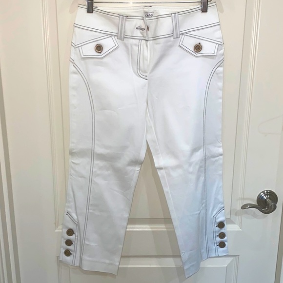 Cach’e White CropPants in size 8. New never worn.